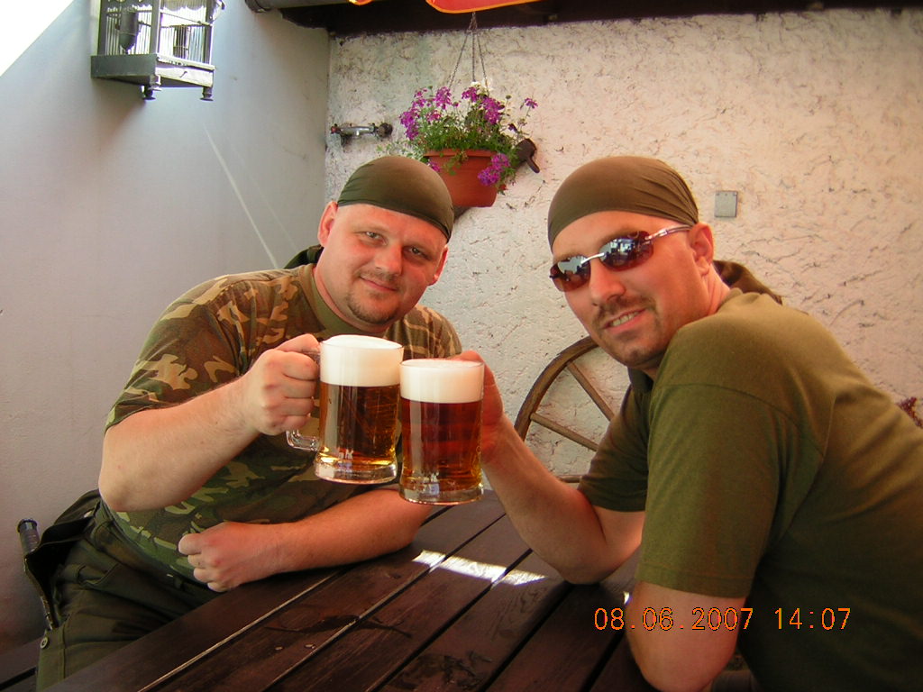 V restauraci Velk� Praha v Uh��n�vsi s Medel�kem