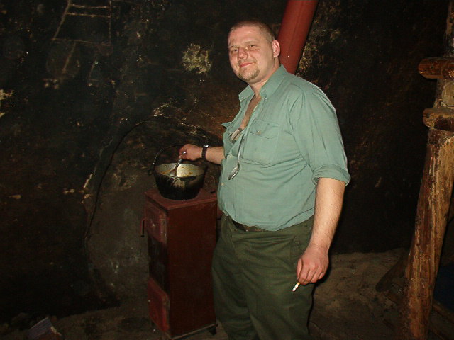 Ve srubu Kačabača v roce 2007